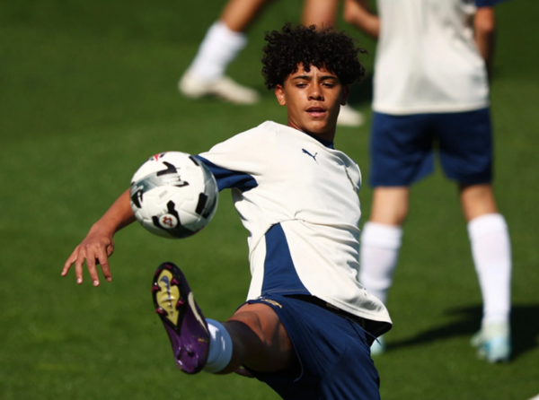 Ronaldo Jr sinh năm bao nhiêu? Sự nghiệp quý tử CR7