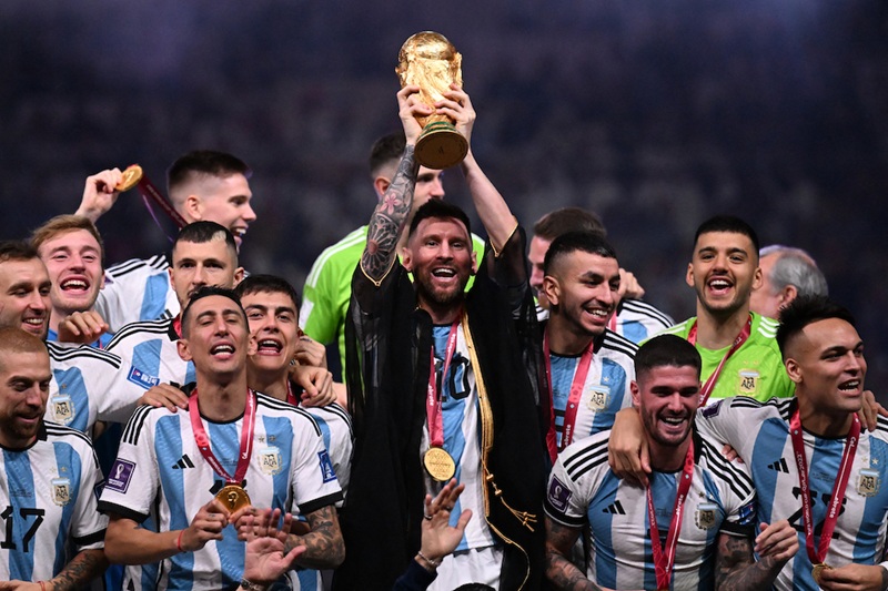 Lionel Messi chính thức bước vào ngôi đền huyền thoại sau khi hoàn tất danh hiệu World Cup cao quý cùng Argentina.