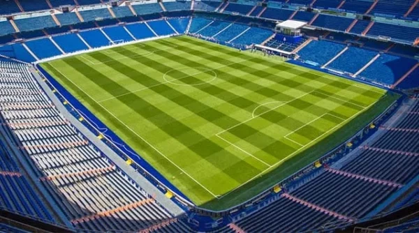 Khung thành bóng đá 11 người bao nhiêu mét theo quy định FIFA