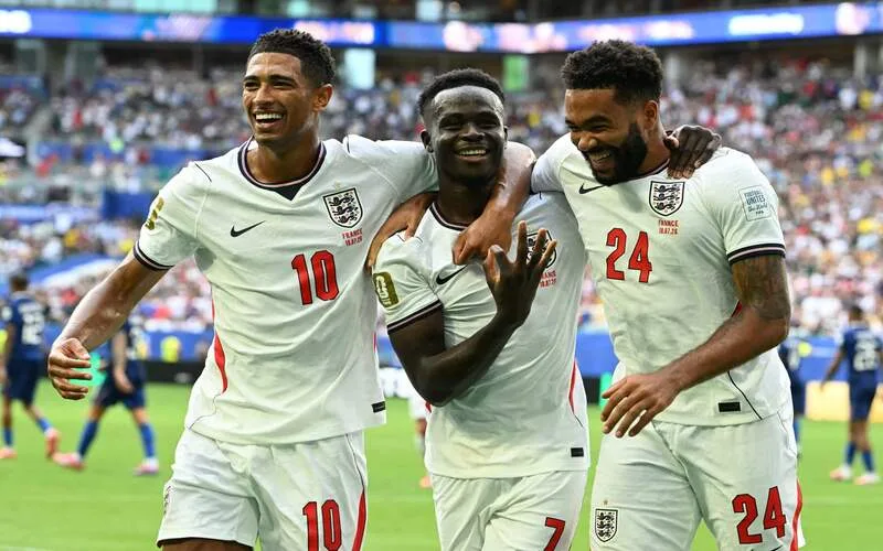 bukayo saka tai nang va phong cach thi dau noi bat